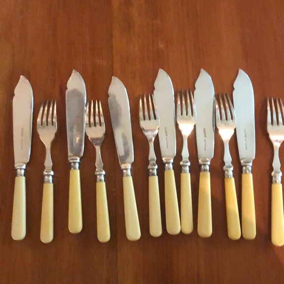 Vintage Antique 12 pc Silverplate Fish/Desert Set - Picture 3 of 8